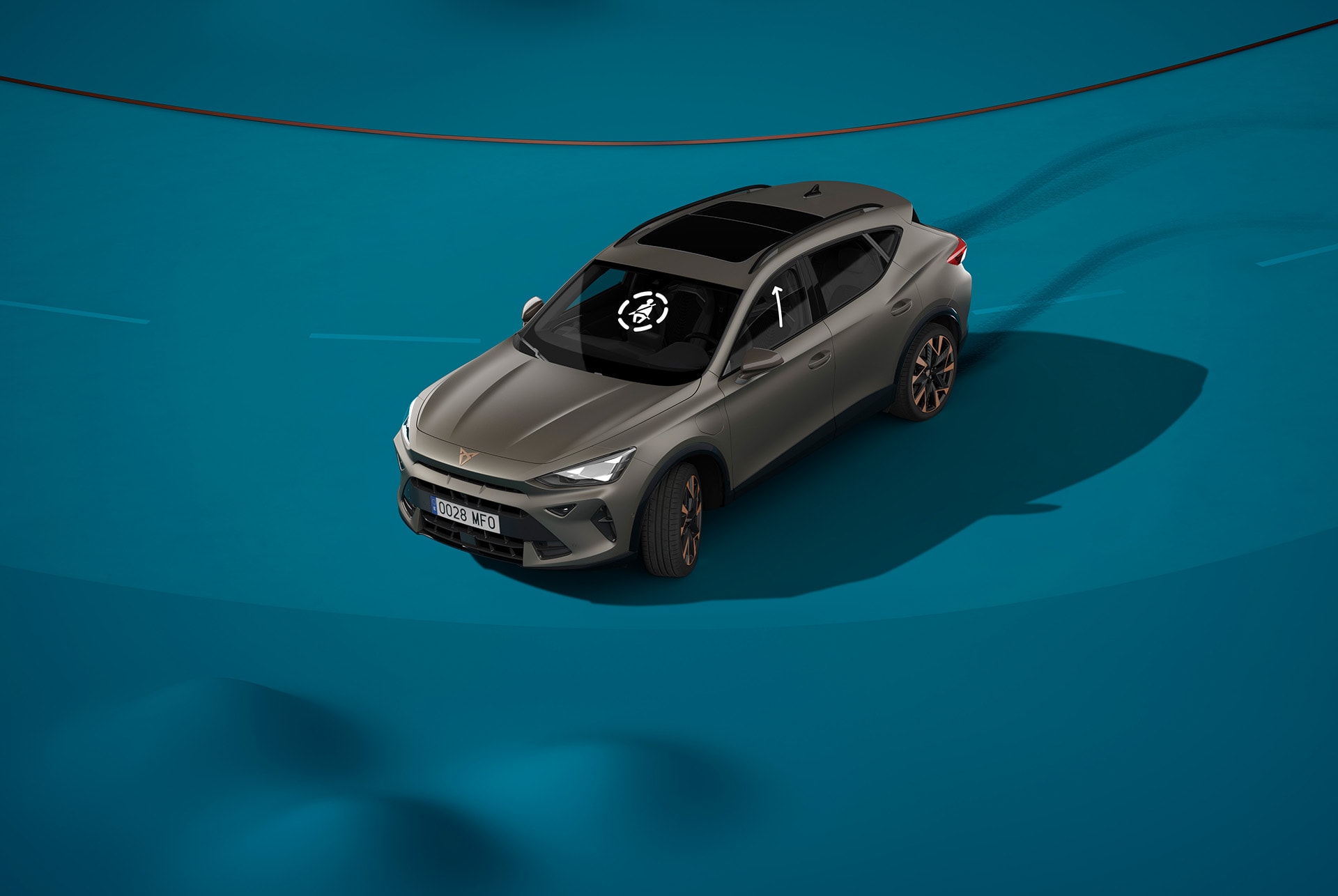 Demostració del nou sistema precol·lisió del Cupra Formentor 2025, fons blau.