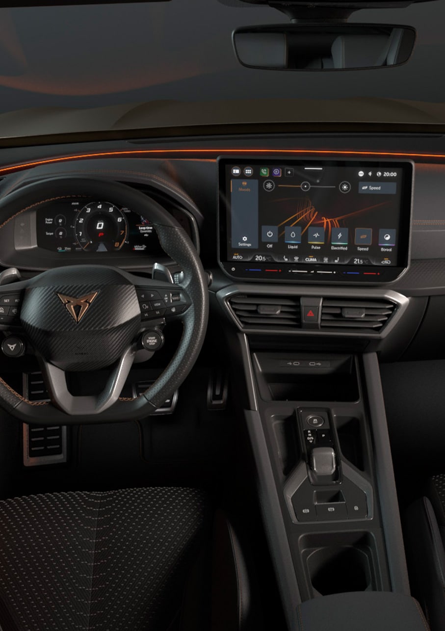 Nou Cupra Formentor 2025 Edge,  actualitza tecnologia d'equipament, il·luminació ambiental i sistema de infotainment. Sistema antirobatori avançat sense clau i càmera de visió posterior.