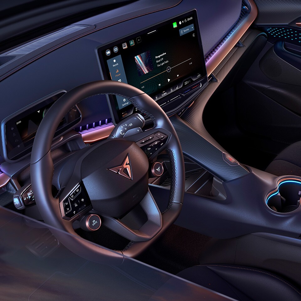 Vista interior del CUPRA Tavascan amb consola en forma de Y